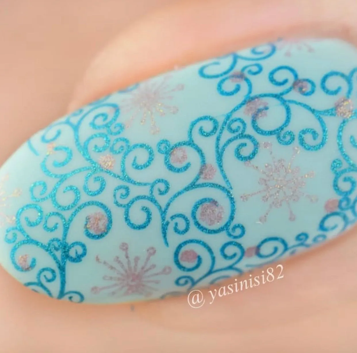 Catching Snowflakes (CjS-180) Steel Layered Nail Art Stamping Plate
