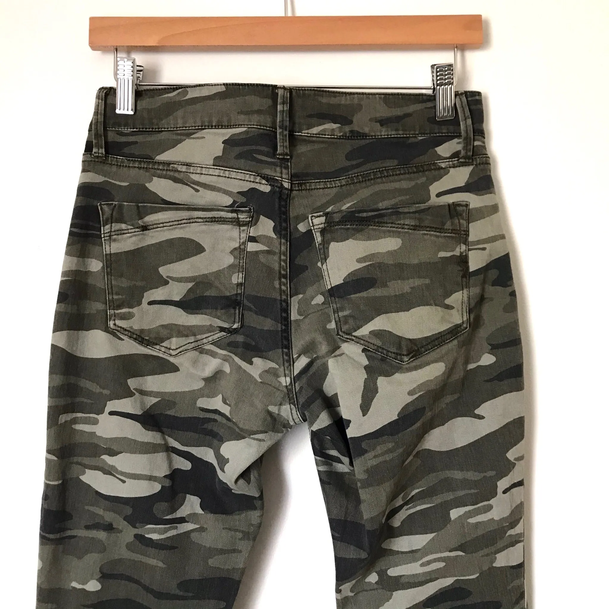 Express Ankle Legging Mid Rise Camo Skinny Jeans- Size 2R (Inseam 27”)