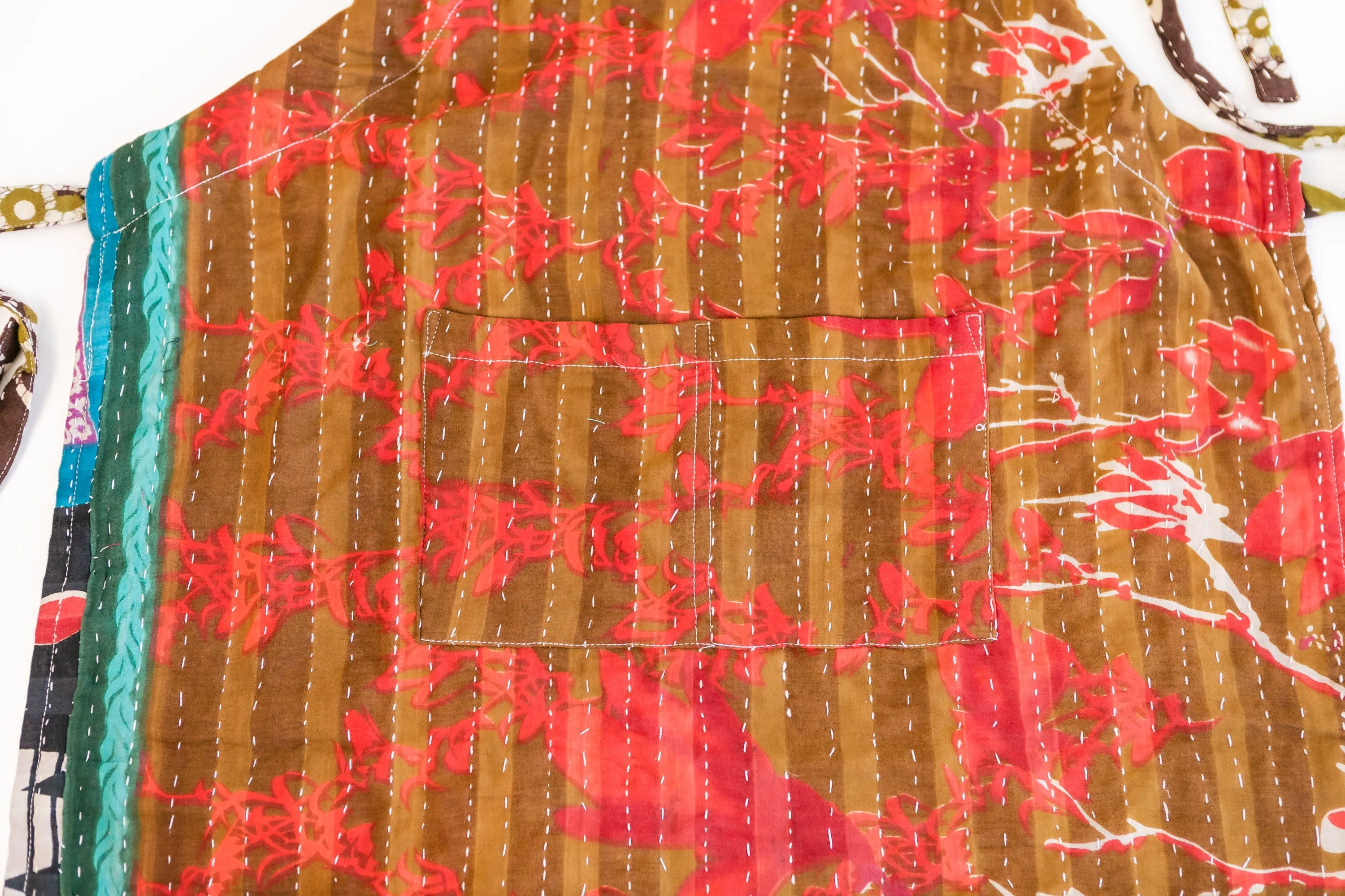 Kantha Sari Apron Solid Pattern