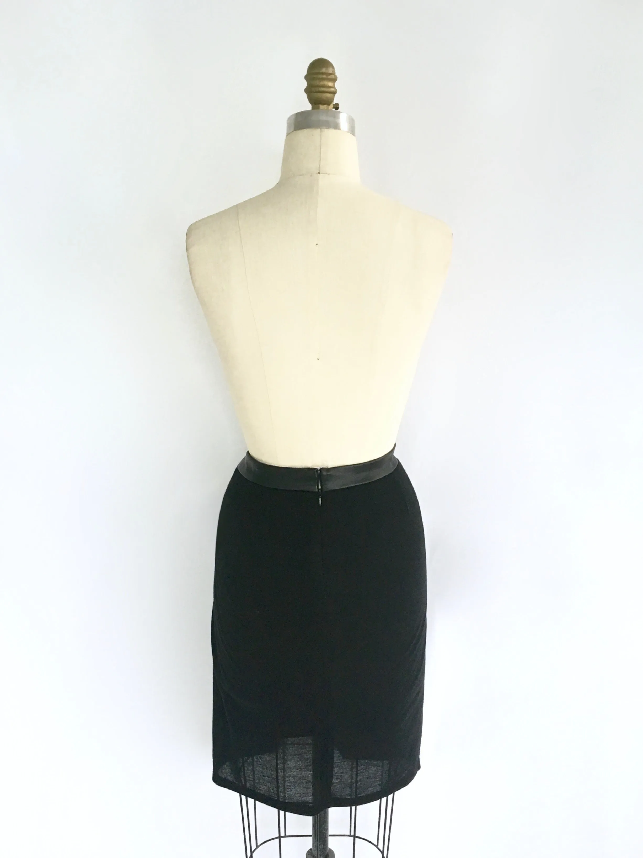 KENAR draped skirt w/ small pleats and front slit and leather waist band, M