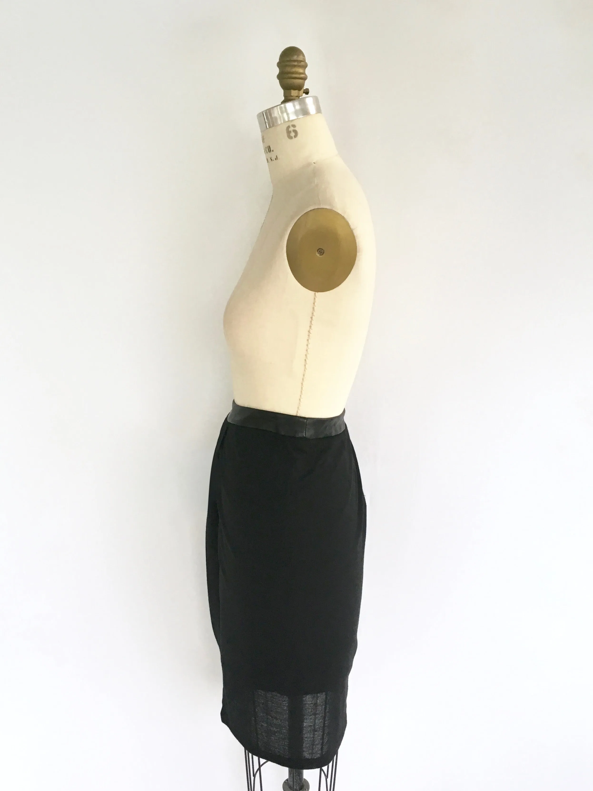 KENAR draped skirt w/ small pleats and front slit and leather waist band, M
