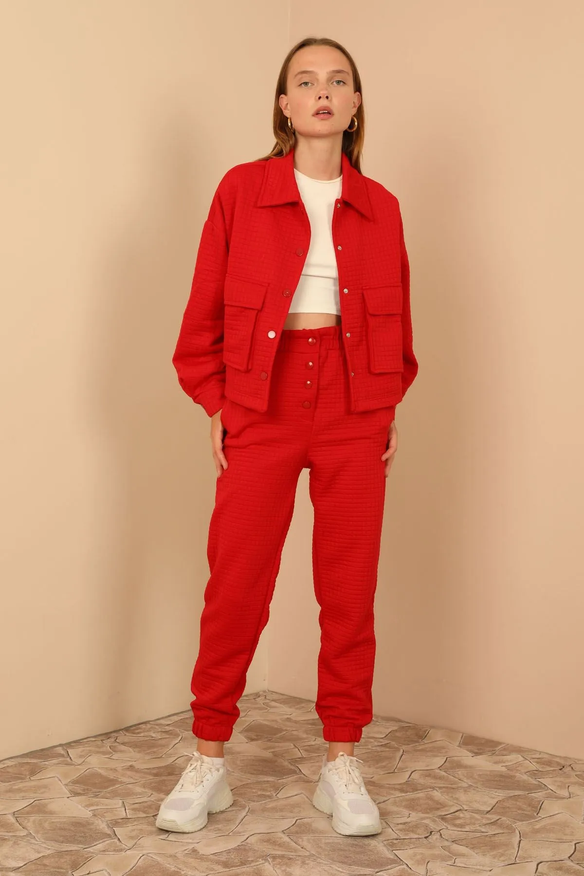 KKT Quilted Fabric Long Sleeve Shirt Collar Hip Height Oversize Button Up Women Jacket - Red - Garland