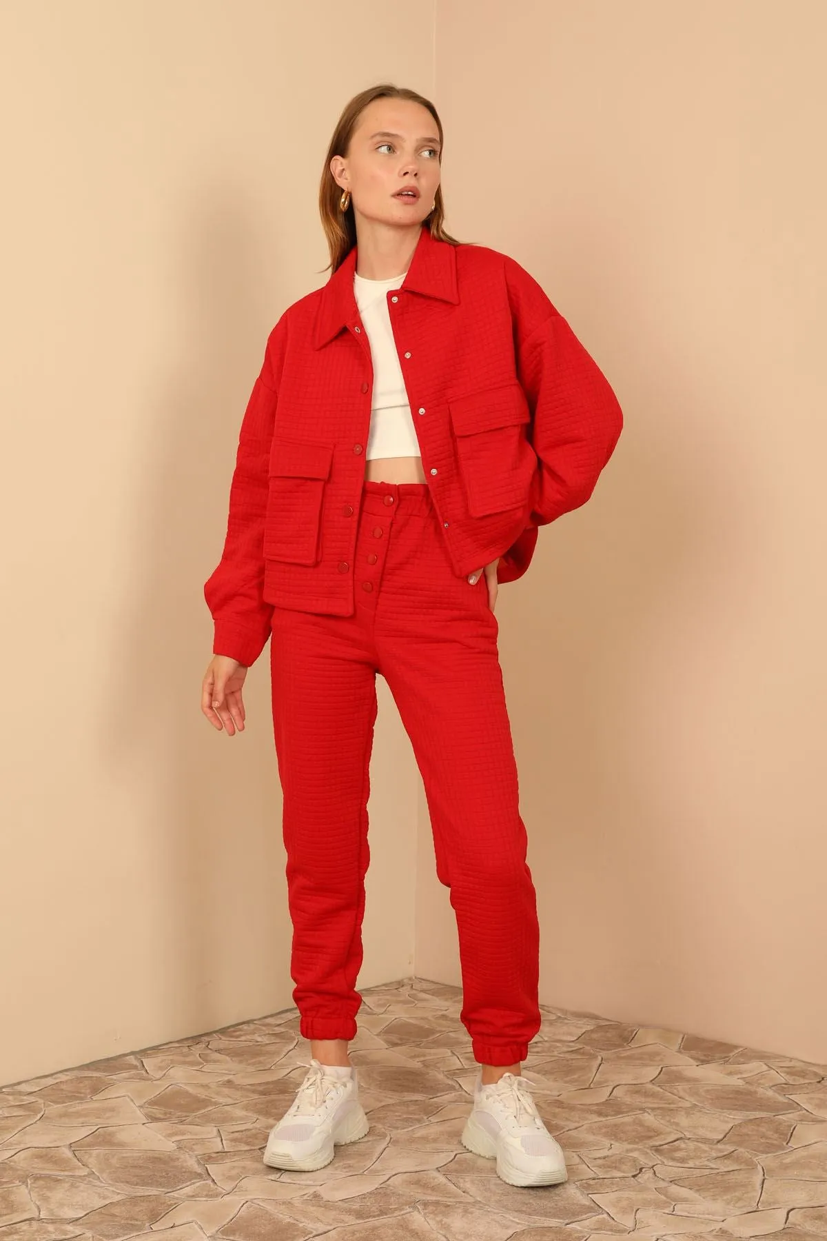 KKT Quilted Fabric Long Sleeve Shirt Collar Hip Height Oversize Button Up Women Jacket - Red - Garland