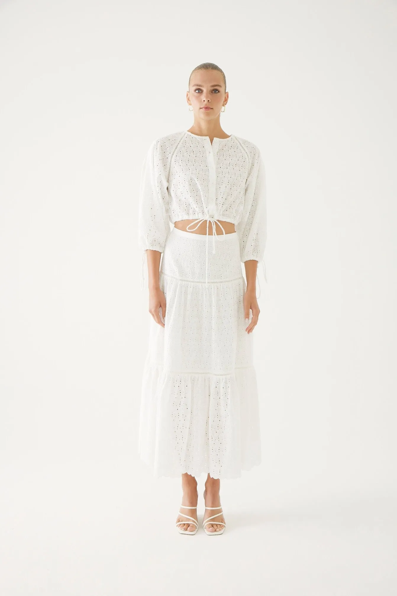 Layered Skirt Model with Lace Appearance