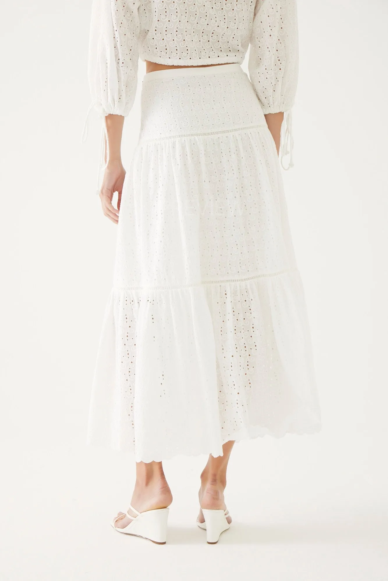 Layered Skirt Model with Lace Appearance